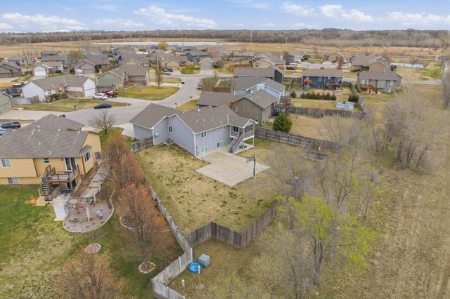 5535 S Meadowview Ct, Wichita, KS 67216