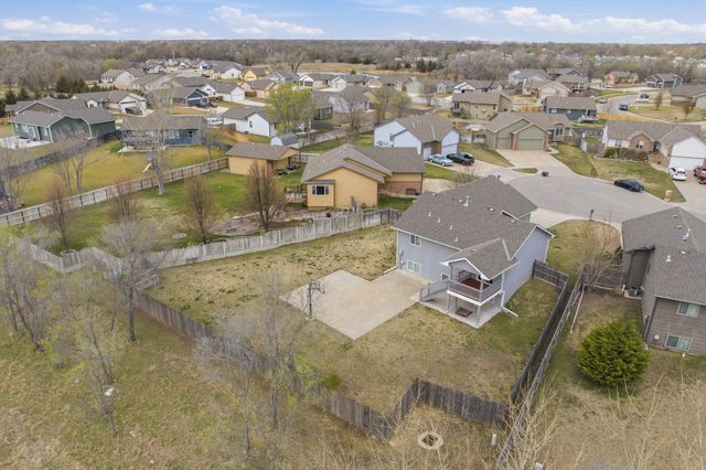 5535 S Meadowview Ct, Wichita, KS 67216