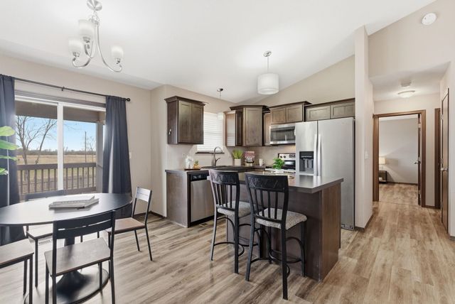 5535 S Meadowview Ct, Wichita, KS 67216