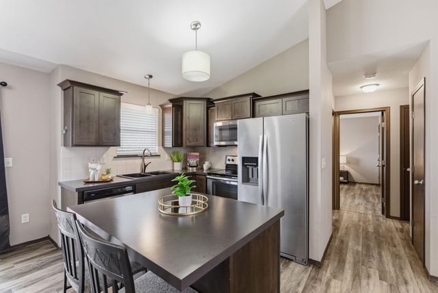 5535 S Meadowview Ct, Wichita, KS 67216