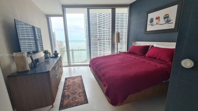 300 Biscayne Blvd Way 2106, Miami, FL 33131