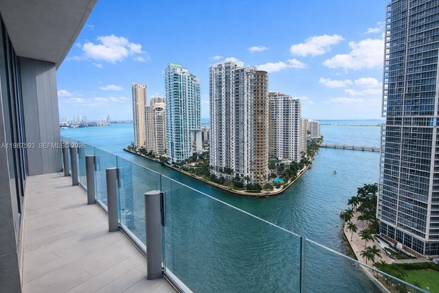 300 Biscayne Blvd Way 2106, Miami, FL 33131