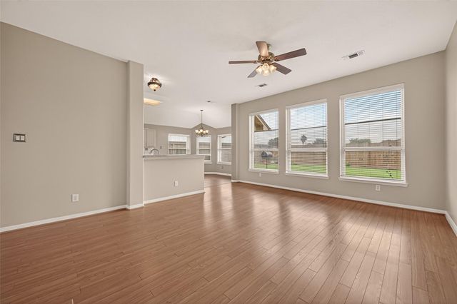 1707 Country Club Cove Drive, Baytown, TX 77521