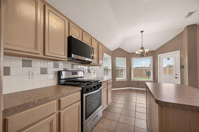 1707 Country Club Cove Drive, Baytown, TX 77521
