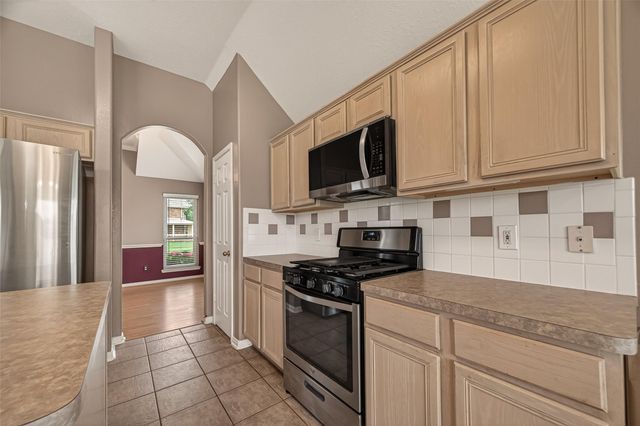 1707 Country Club Cove Drive, Baytown, TX 77521