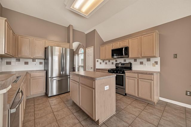 1707 Country Club Cove Drive, Baytown, TX 77521