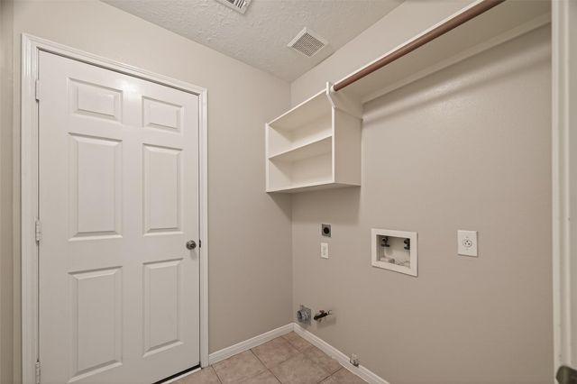 1707 Country Club Cove Drive, Baytown, TX 77521