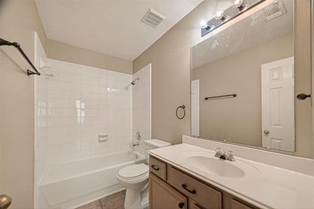 1707 Country Club Cove Drive, Baytown, TX 77521