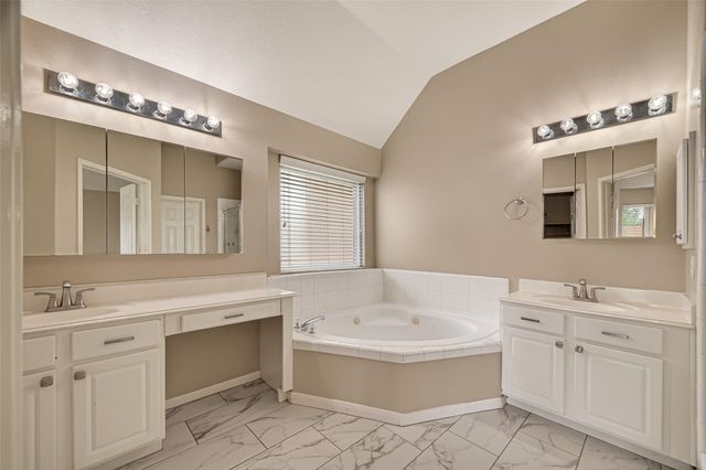 1707 Country Club Cove Drive, Baytown, TX 77521