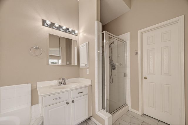1707 Country Club Cove Drive, Baytown, TX 77521