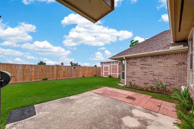 1707 Country Club Cove Drive, Baytown, TX 77521