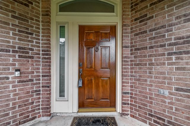1707 Country Club Cove Drive, Baytown, TX 77521