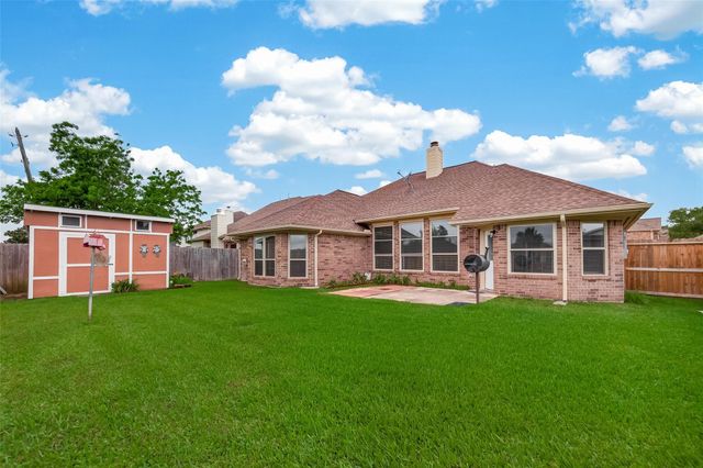 1707 Country Club Cove Drive, Baytown, TX 77521