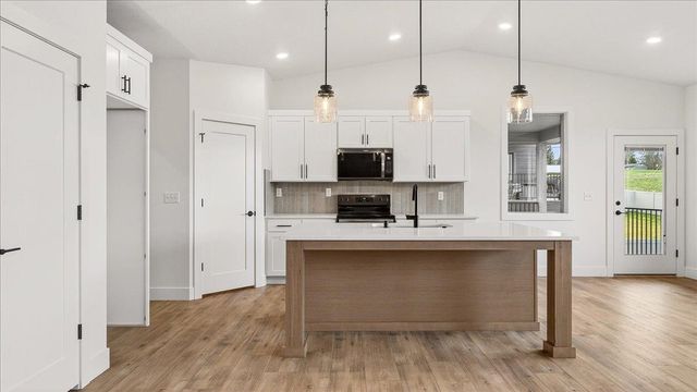 16767 N Wellington Rd, Colbert, WA 99005