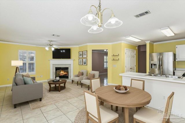 1374 Mazurek Blvd, Pensacola, FL 32514