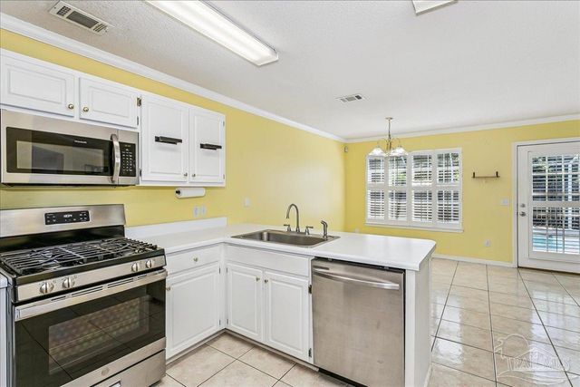 1374 Mazurek Blvd, Pensacola, FL 32514