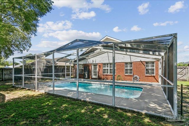 1374 Mazurek Blvd, Pensacola, FL 32514
