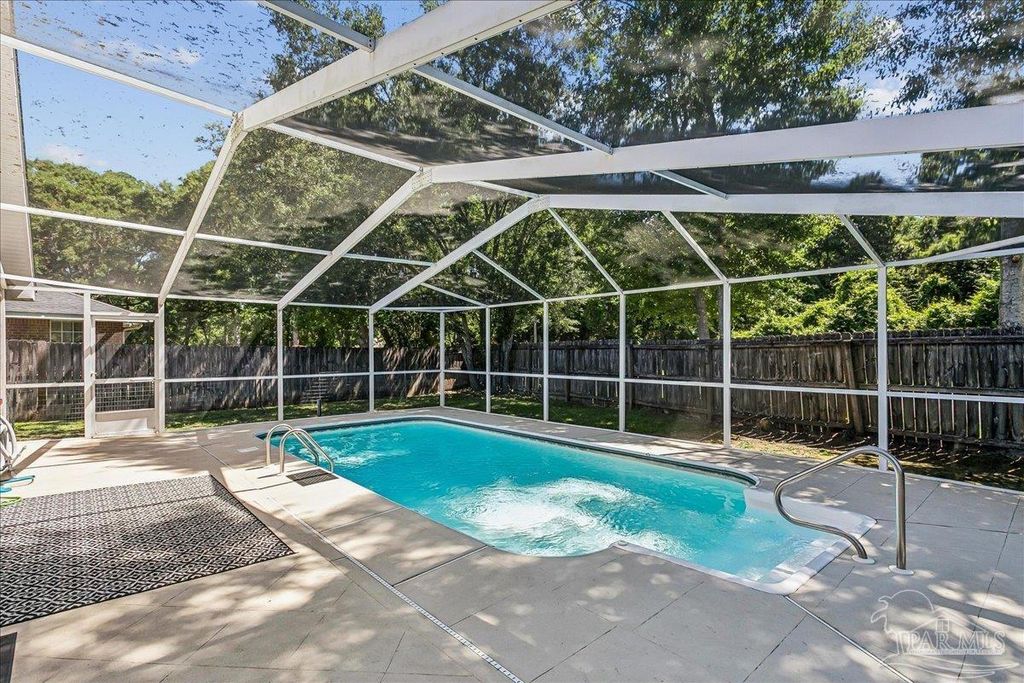 1374 Mazurek Blvd, Pensacola, FL 32514
