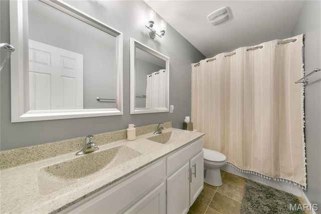 6142 Suntan Drive, St Charles, MO 63301