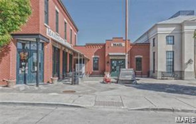 6142 Suntan Drive, St Charles, MO 63301