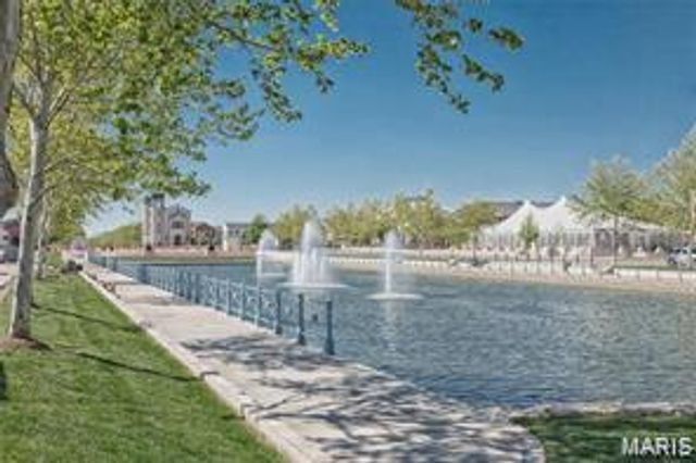 6142 Suntan Drive, St Charles, MO 63301