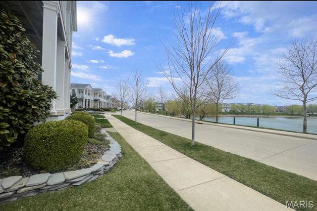 6142 Suntan Drive, St Charles, MO 63301