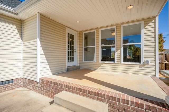 1556 Tylertown Rd, Clarksville, TN 37040