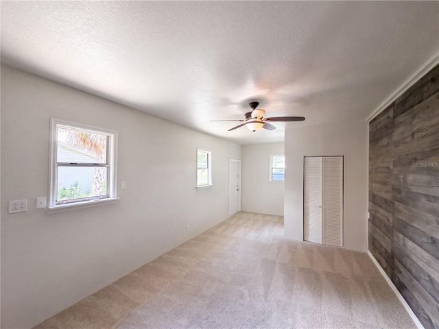 335 E HOFFMAN STREET, Lake Alfred, FL 33850