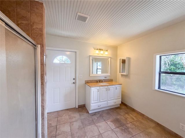 335 E HOFFMAN STREET, Lake Alfred, FL 33850