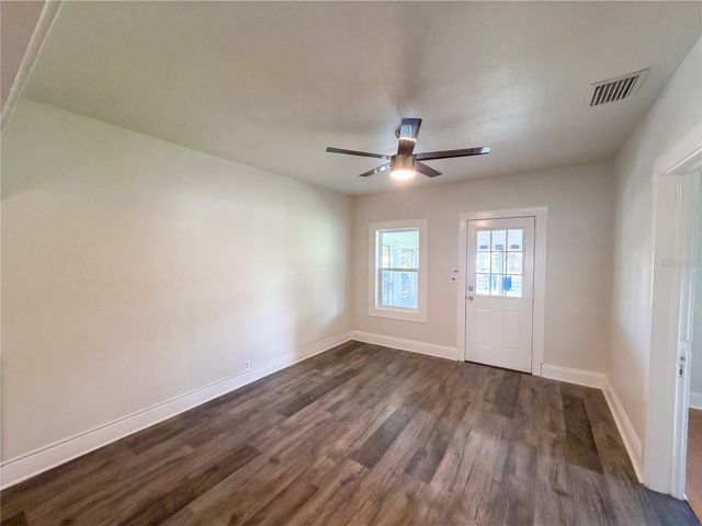 335 E HOFFMAN STREET, Lake Alfred, FL 33850