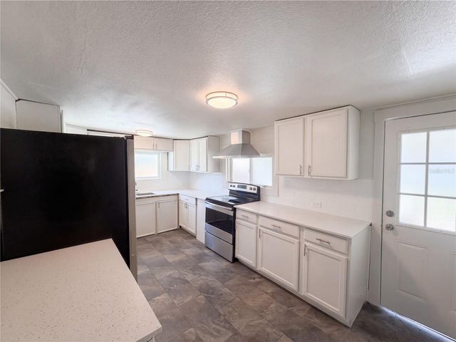 335 E HOFFMAN STREET, Lake Alfred, FL 33850