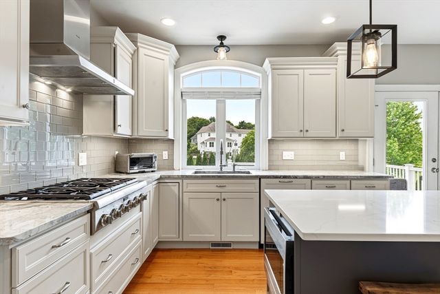 14 Amber Dr, Wrentham, MA 02093