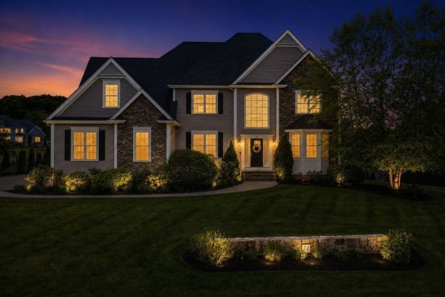 14 Amber Dr, Wrentham, MA 02093