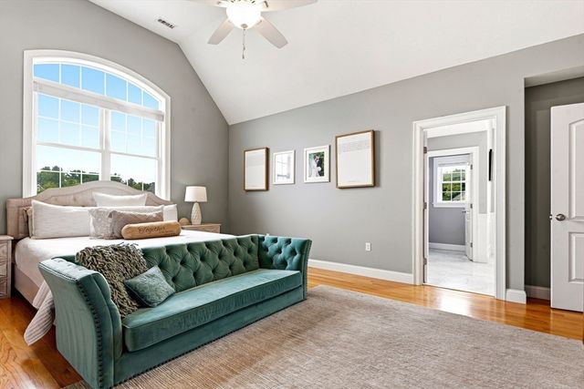 14 Amber Dr, Wrentham, MA 02093