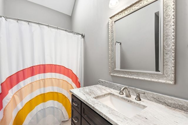 14 Amber Dr, Wrentham, MA 02093