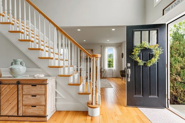 14 Amber Dr, Wrentham, MA 02093