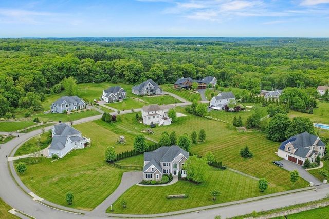 14 Amber Dr, Wrentham, MA 02093