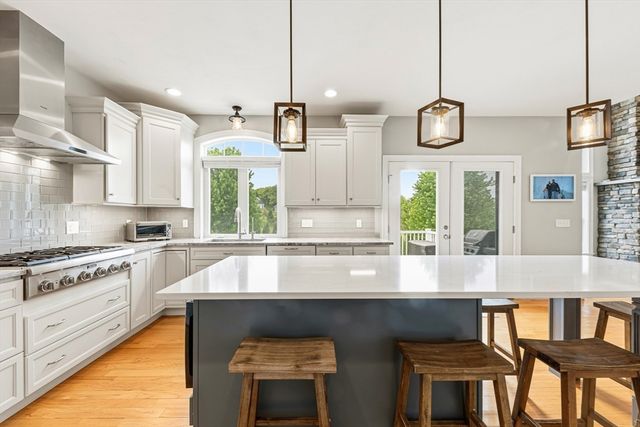 14 Amber Dr, Wrentham, MA 02093