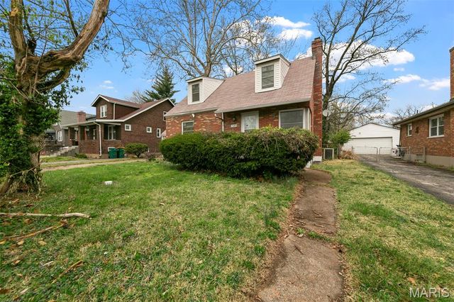 7245 Saint Andrews Place, Normandy, MO 63121