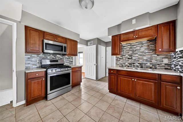 7245 Saint Andrews Place, Normandy, MO 63121