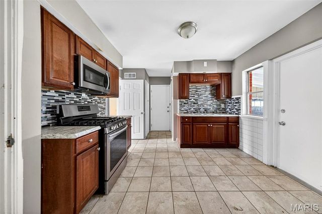 7245 Saint Andrews Place, Normandy, MO 63121