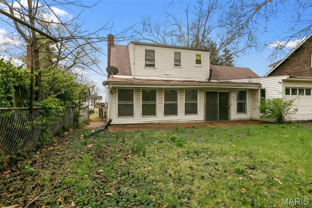 7245 Saint Andrews Place, Normandy, MO 63121