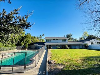 16737 Pineridge, Granada Hills (los Angeles), CA 91344
