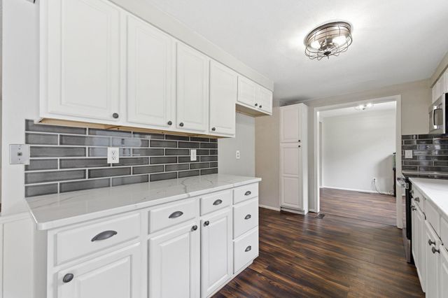 1243 N Dry Creek, Derby, KS 67037