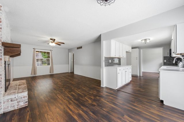 1243 N Dry Creek, Derby, KS 67037