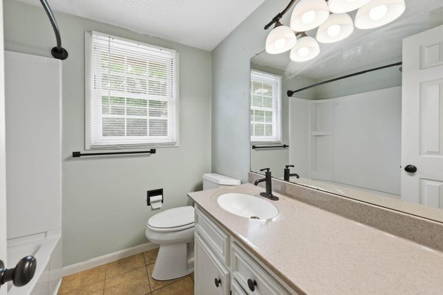 1243 N Dry Creek, Derby, KS 67037