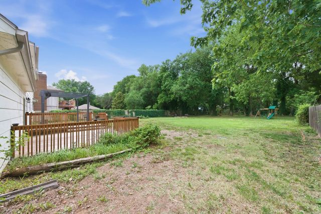 1243 N Dry Creek, Derby, KS 67037