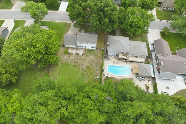 1243 N Dry Creek, Derby, KS 67037