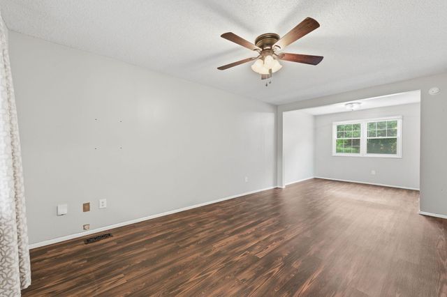 1243 N Dry Creek, Derby, KS 67037