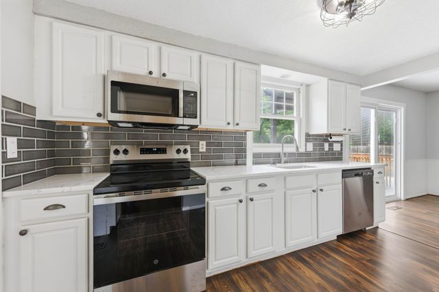 1243 N Dry Creek, Derby, KS 67037